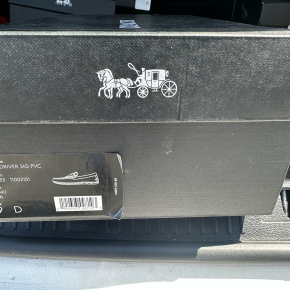 COACH Logo Men’s size 42 (9) Tan color Pair of shoes. - Picture 2 of 2